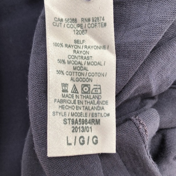 Splendid shirt - half button up with collar and two front pockets. Navy … - Picture 8 of 8